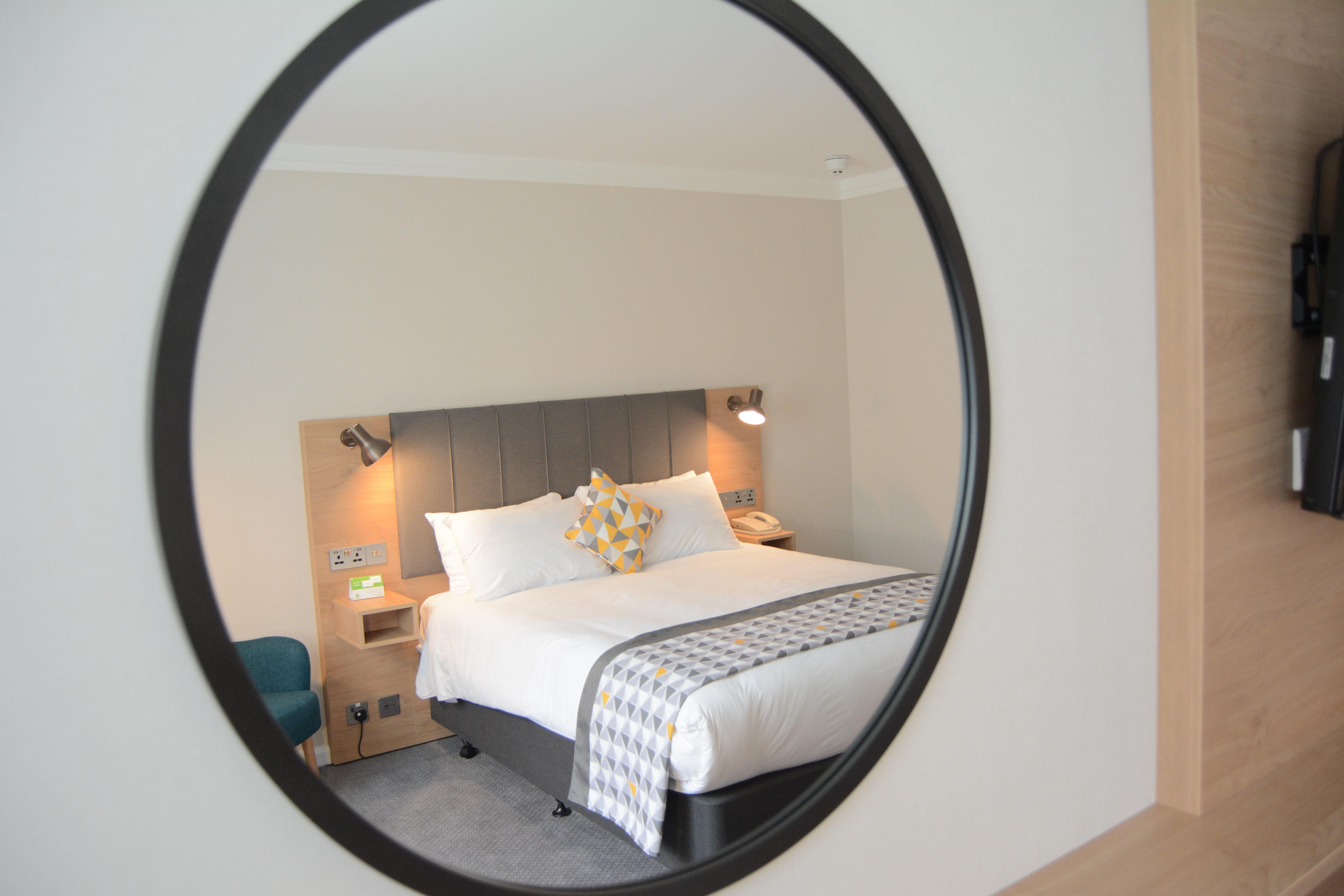 הורלי Holiday Inn London - Gatwick Airport By Ihg מראה חיצוני תמונה