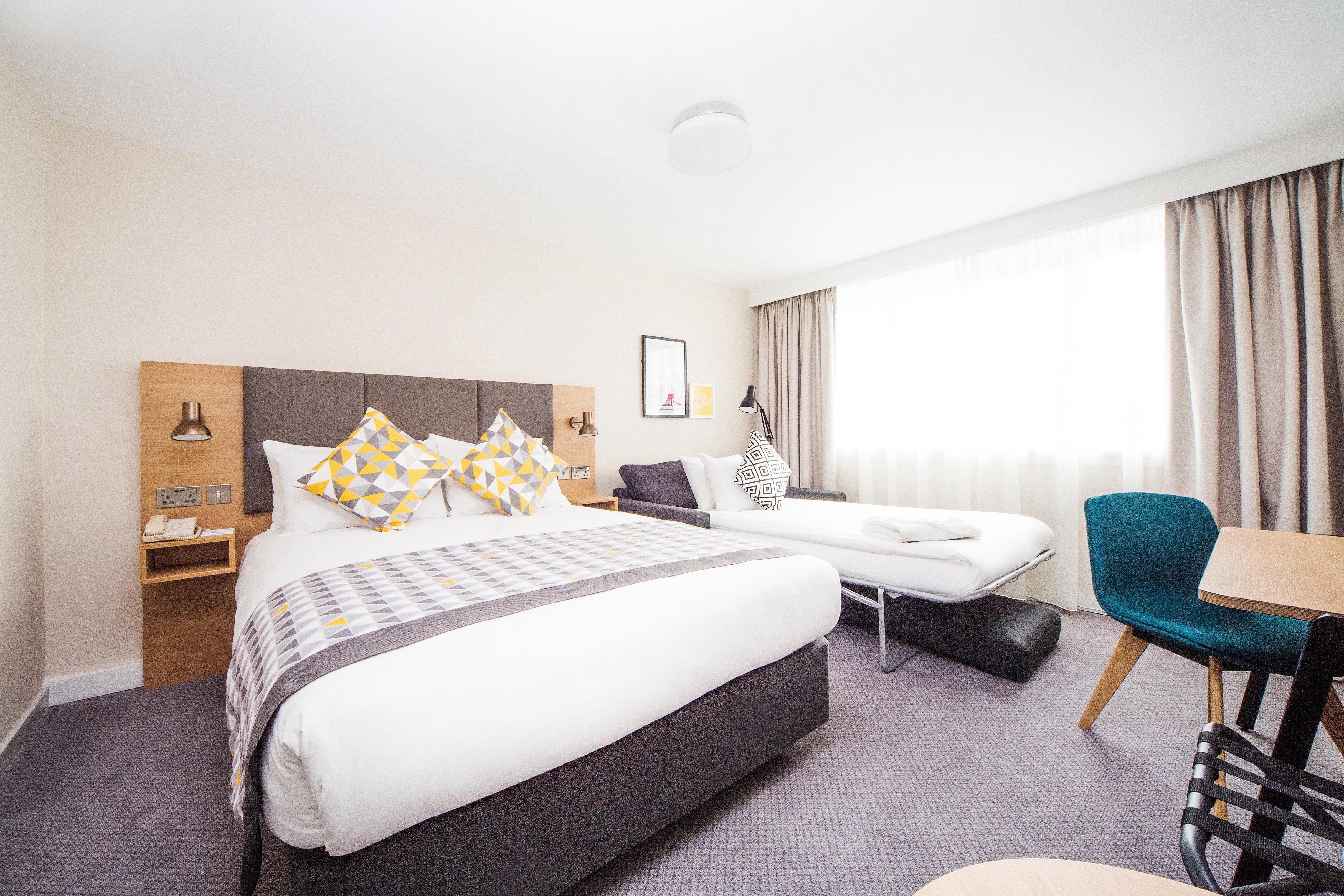 הורלי Holiday Inn London - Gatwick Airport By Ihg מראה חיצוני תמונה