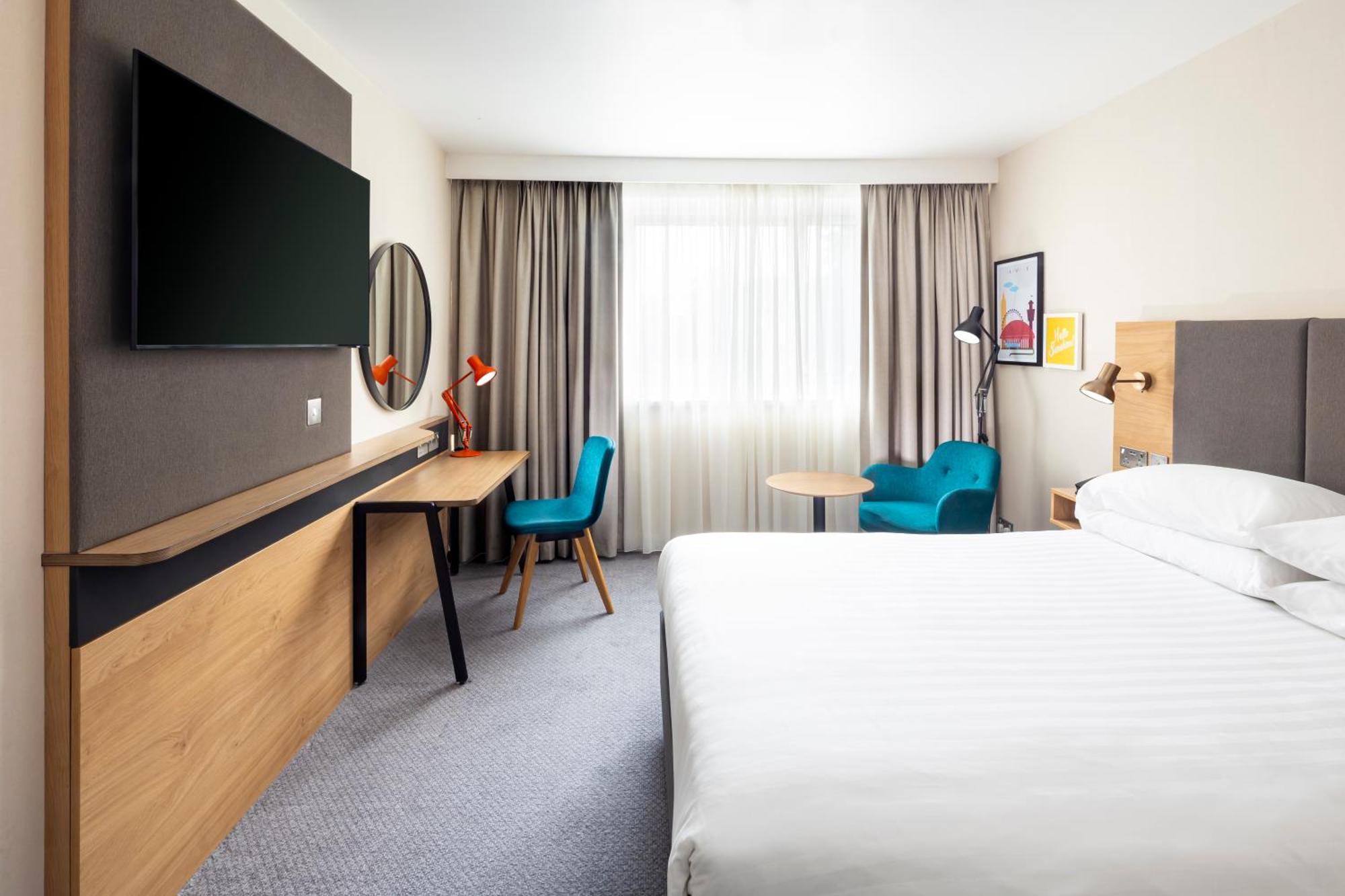 הורלי Holiday Inn London - Gatwick Airport By Ihg מראה חיצוני תמונה