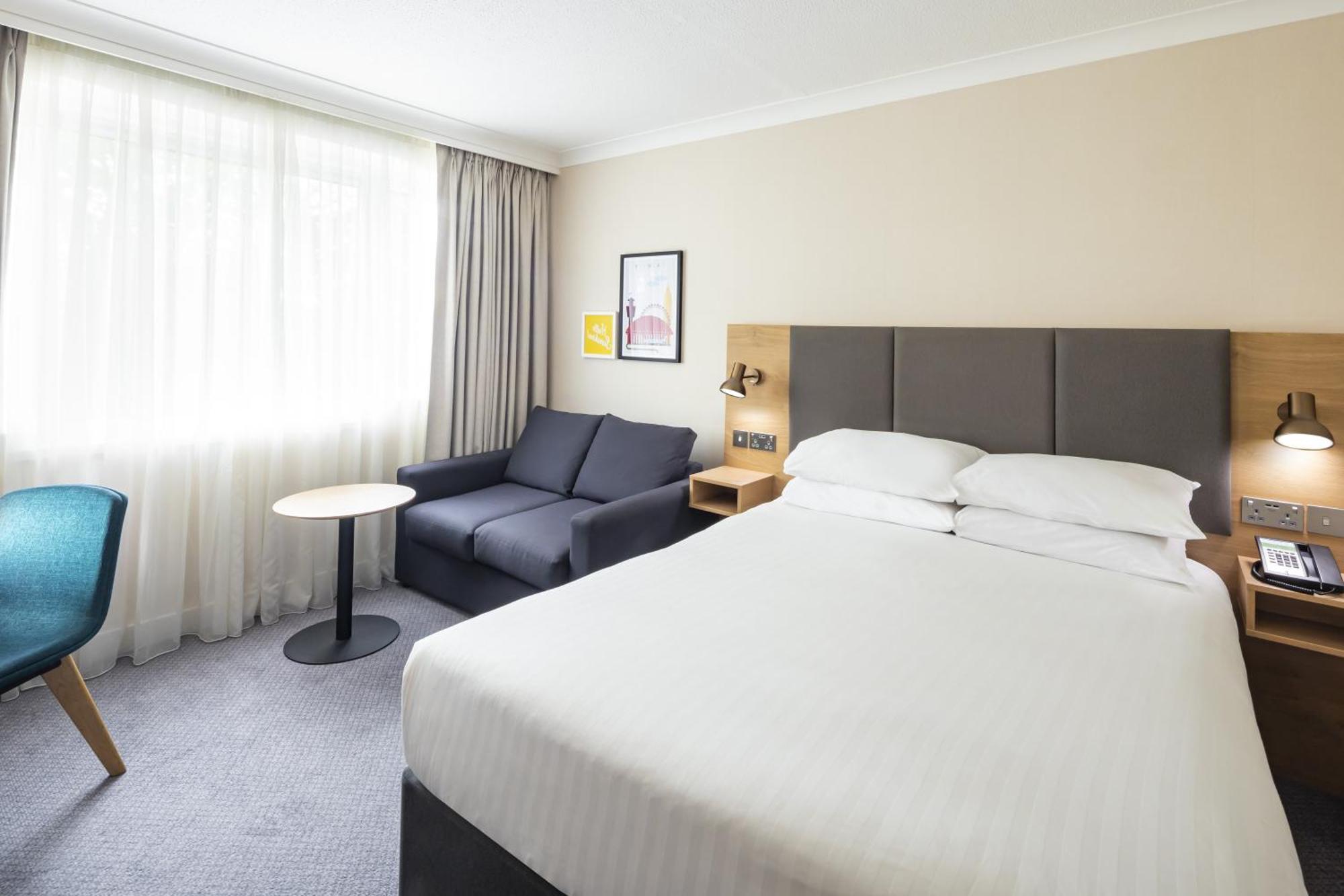 הורלי Holiday Inn London - Gatwick Airport By Ihg מראה חיצוני תמונה