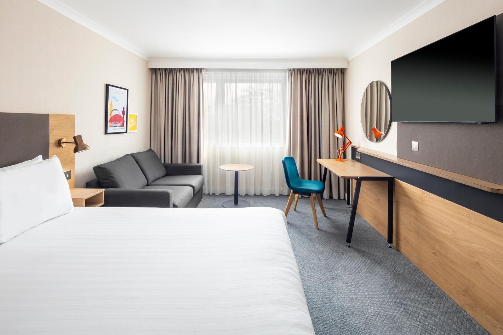 הורלי Holiday Inn London - Gatwick Airport By Ihg מראה חיצוני תמונה