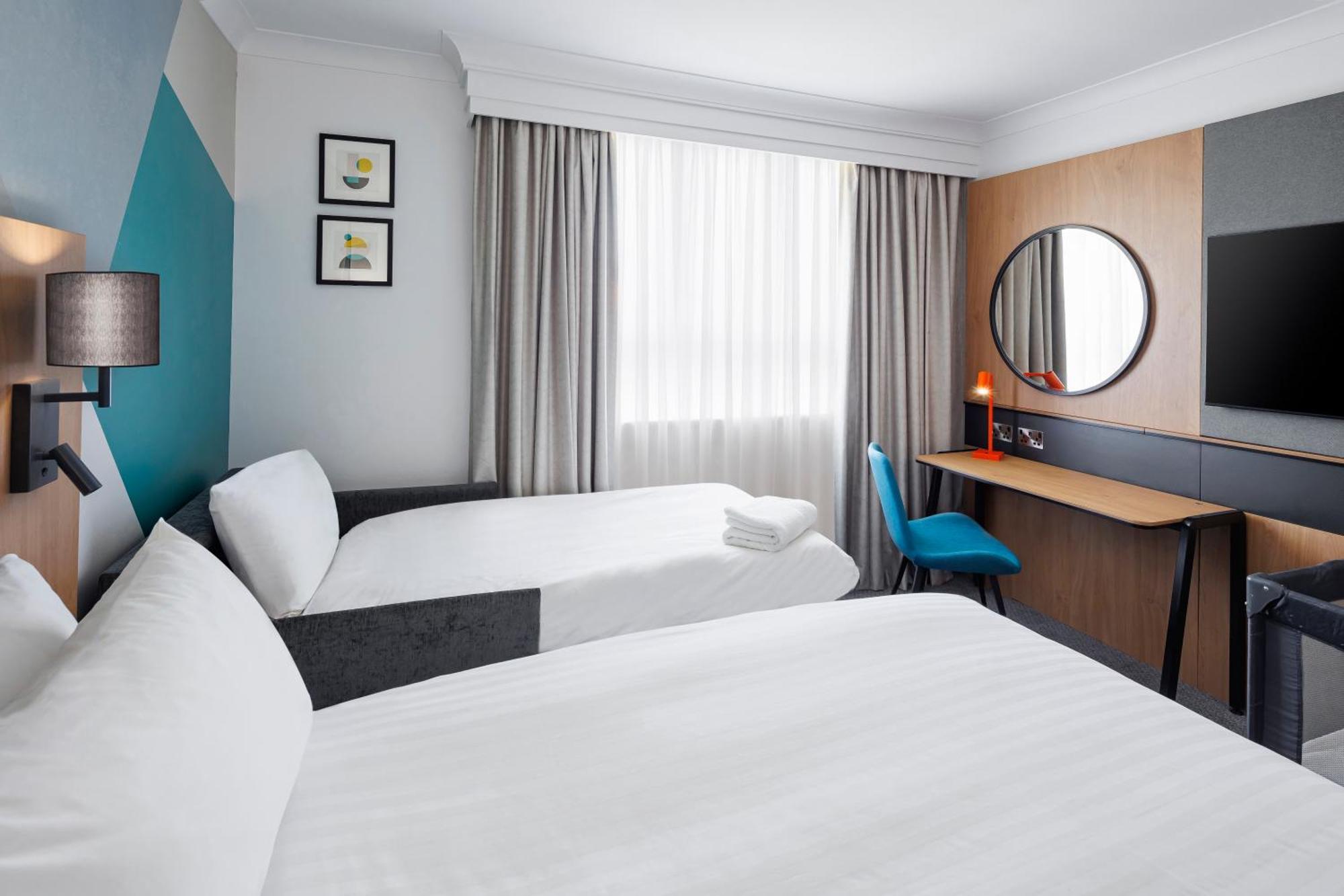 הורלי Holiday Inn London - Gatwick Airport By Ihg מראה חיצוני תמונה