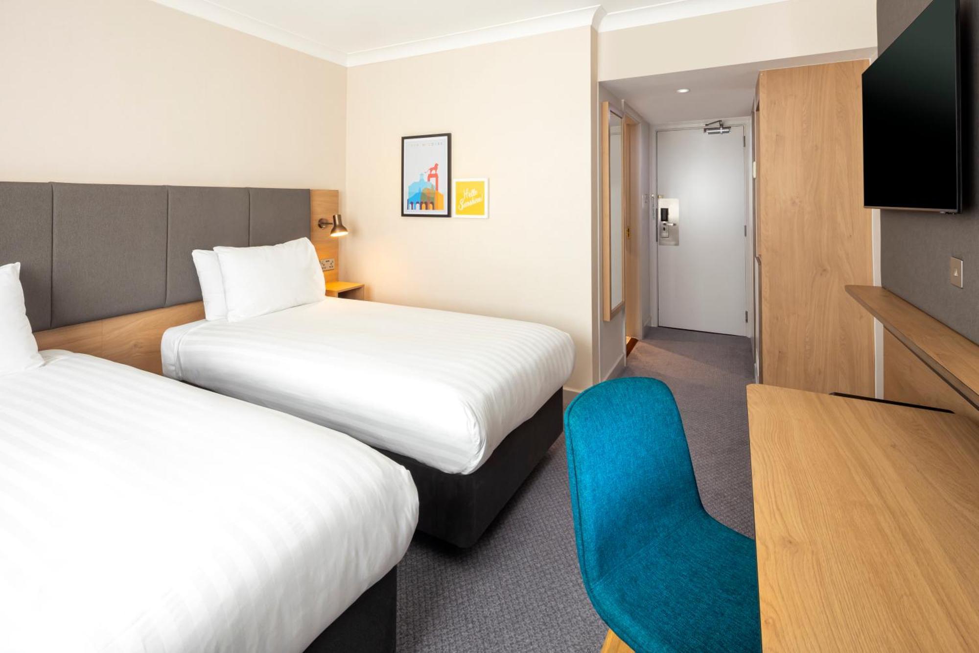 הורלי Holiday Inn London - Gatwick Airport By Ihg מראה חיצוני תמונה