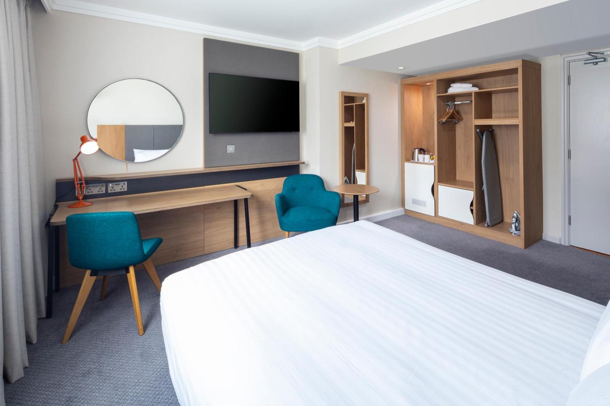 הורלי Holiday Inn London - Gatwick Airport By Ihg מראה חיצוני תמונה