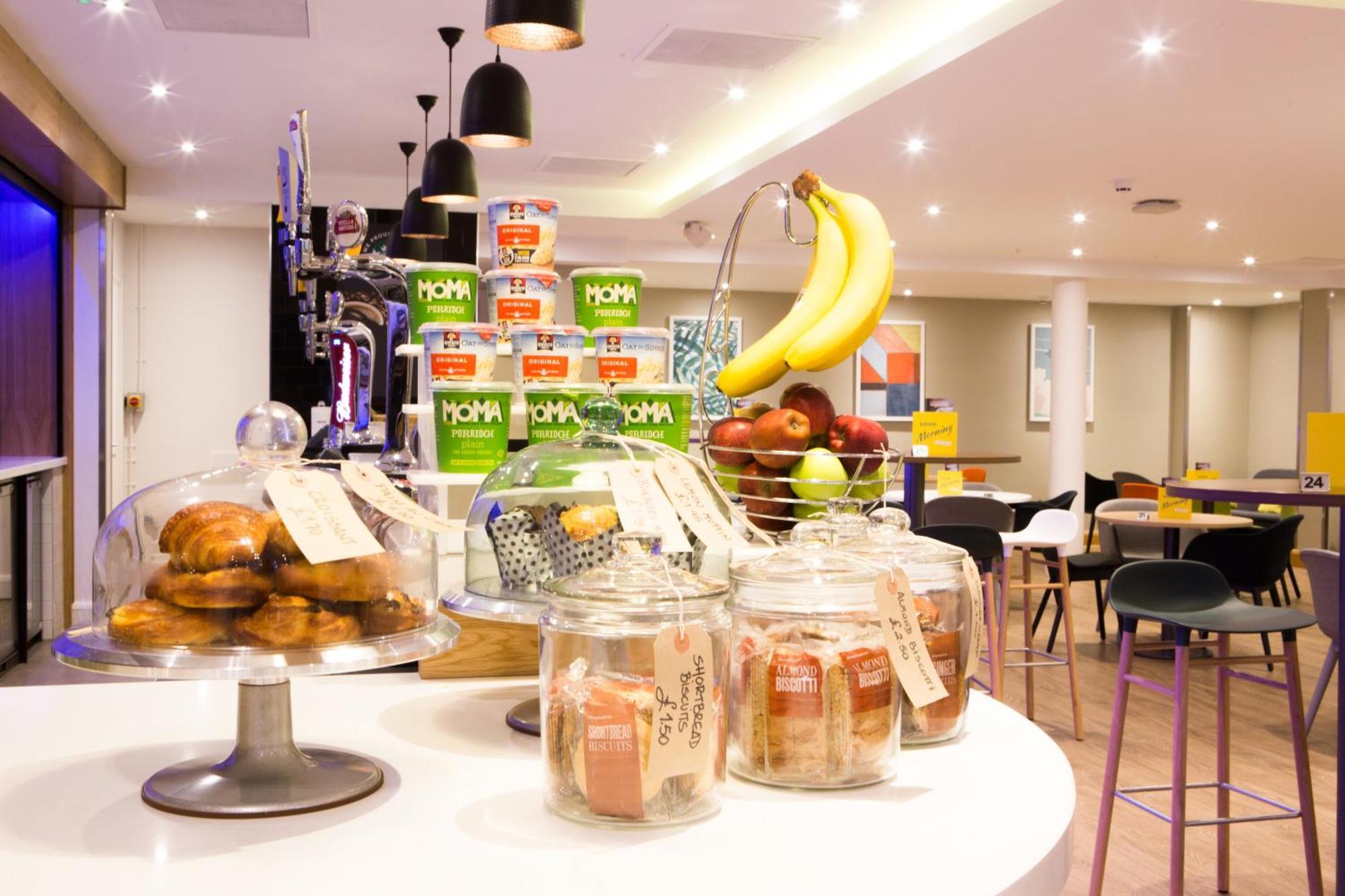 הורלי Holiday Inn London - Gatwick Airport By Ihg מראה חיצוני תמונה