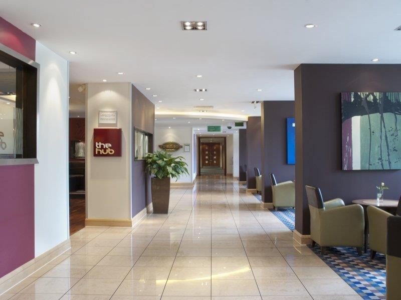 הורלי Holiday Inn London - Gatwick Airport, An Ihg Hotel מראה פנימי תמונה